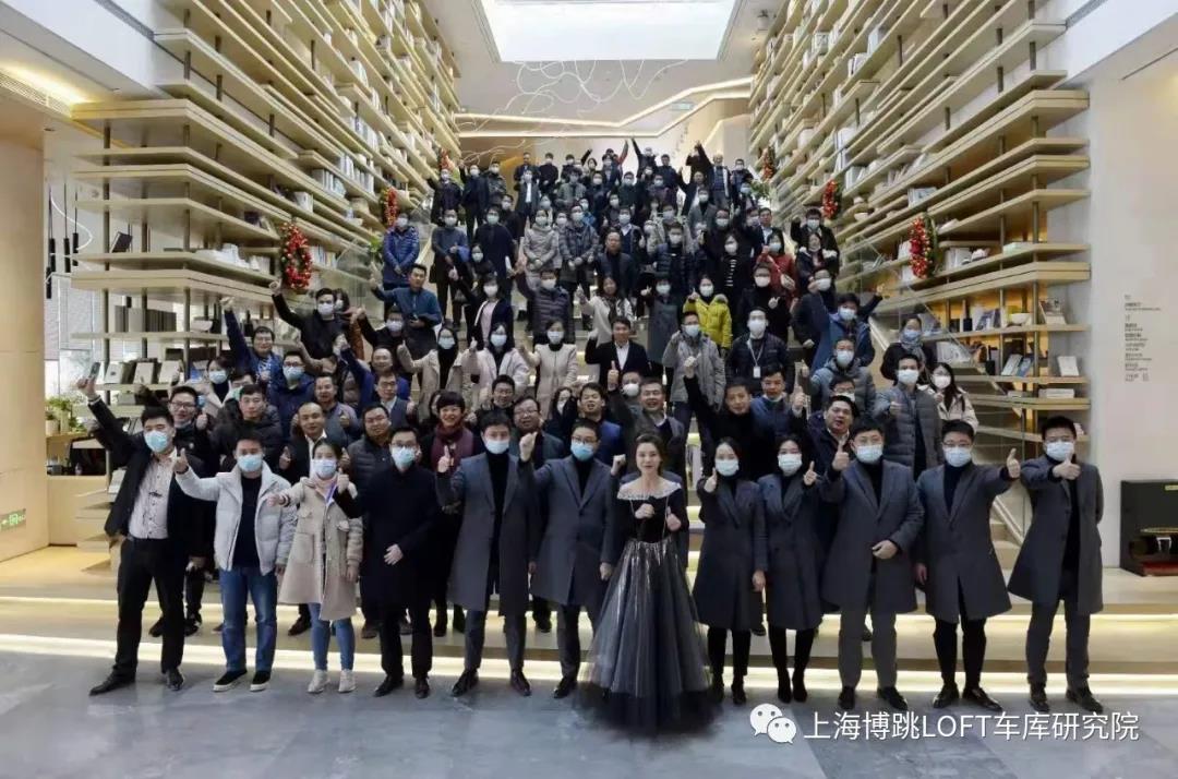衡阳全国一百多人在华侨城汉口道6号参观研讨LOFT专利车库技术！